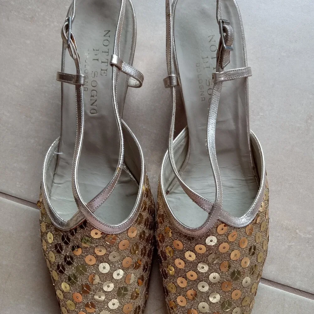 VINTAGE GOLD LAMÉ & SEQUIN SHOE - Picture 5 of 14